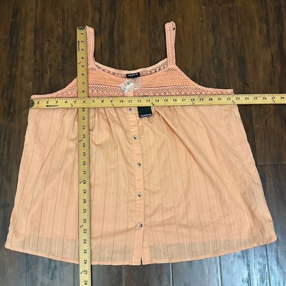 NWT TORRID Cotton Button-Up Embroidered Crochet Tank Top in Peach Bloom - Picture 11 of 11